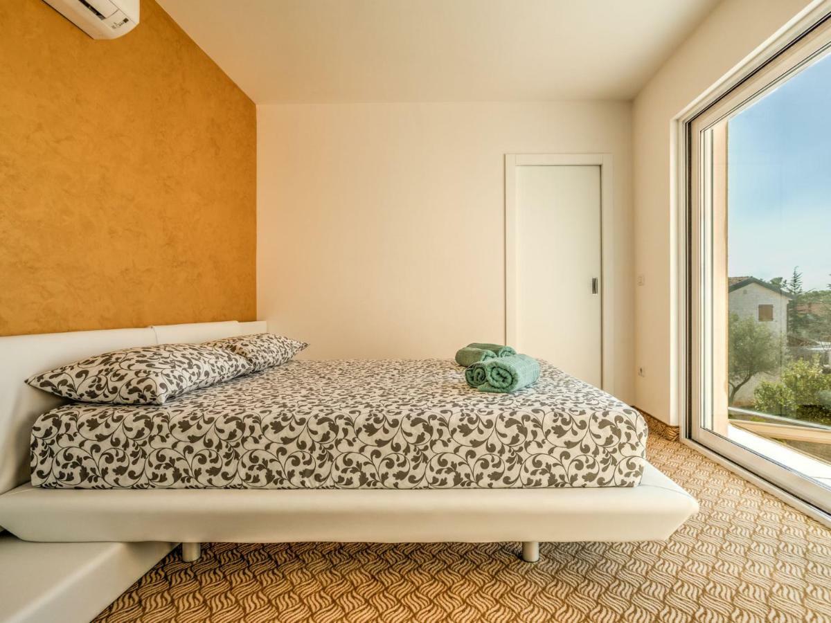 Apartment Karmen Lovrečica Buitenkant foto